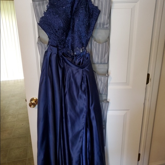 Prom dress - Picture 3 of 3